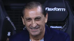 Ramón Díaz em ação no comando do Alvinegro. Foto: Marcello Zambrana/AGIF