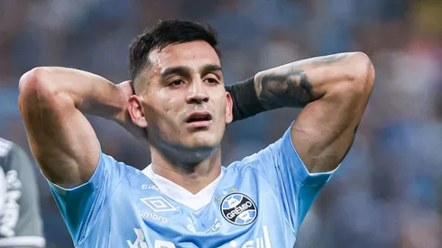 RS – PORTO ALEGRE – 22/07/2023 – BRASILEIRO A 2023, GREMIO X ATLETICO-MG – Franco Cristaldo jogador do Gremio lamenta chance perdida durante partida contra o Atletico-MG no estadio Arena do Gremio pelo campeonato Brasileiro A 2023. Foto: Maxi Franzoi/AGIF