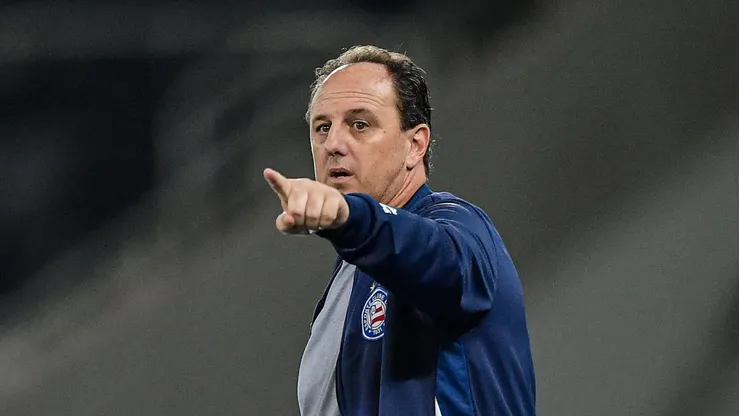 RJ - RIO DE JANEIRO - 30/07/2024 - COPA DO BRASIL 2024, BOTAFOGO X BAHIA - Rogerio Ceni tecnico do Bahia durante partida contra o Botafogo no estadio Engenhao pelo campeonato Copa Do Brasil 2024. Foto: Thiago Ribeiro/AGIF