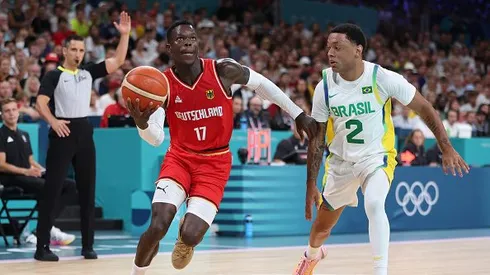 Dennis Schröder contra Yago dos Santos durante Brasil e Alemanha nas Olimpíadas 2024