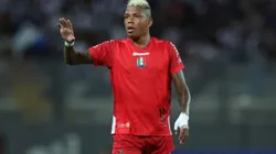 Billy Arce acertou com o Santos