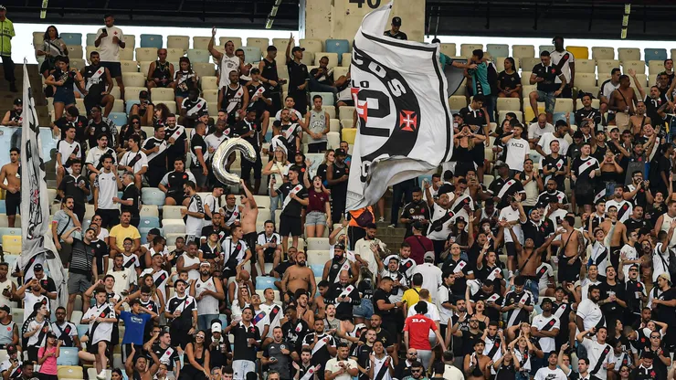 Torcida do Vasco durante partida contra Fluminense no estadio Maracana pelo campeonato Brasileiro A 2024.