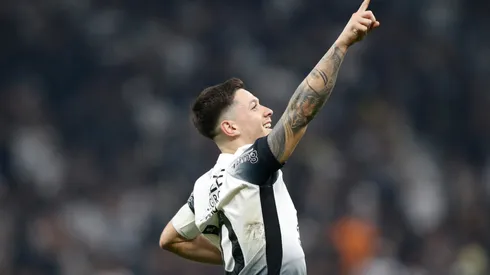 Corinthians e Grêmio duelam pela Copa do Brasil.