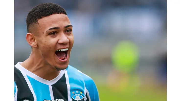 Gustavo Nunes tem contrato no Grêmio até 2028 e multa de 80 milhões de euros