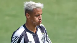 COPA SÃO PAULO 2023, SANTOS X AGUA SANTA - Weslley Patati jogador do Santos durante partida contra o Agua Santa no estadio Arena Inamar pelo campeonato Copa Sao Paulo 2023. Foto: Marcello Zambrana/AGIF