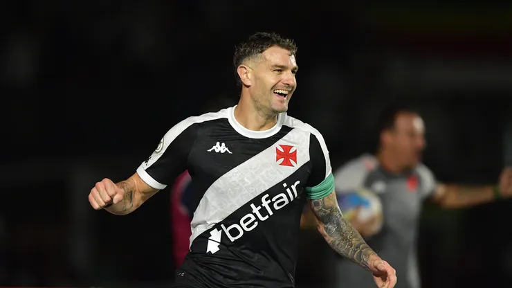 Vegetti, artilheiro da Copa do Brasil, pelo Vasco. Foto: Thiago Ribeiro/AGIF