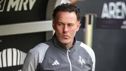 Treinador do Galo durante partida contra o Atlético-GO