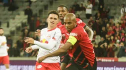 Fernandinho pelo Athletico-PR em partida contra o RB Bragantino. Foto: Gabriel Machado/AGIF