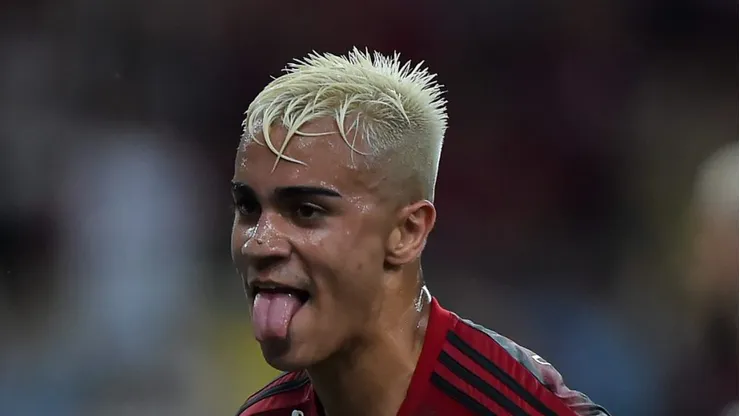 Reinier comemora gol pelo Mais Querido. Meia é muito querido pela Nação.