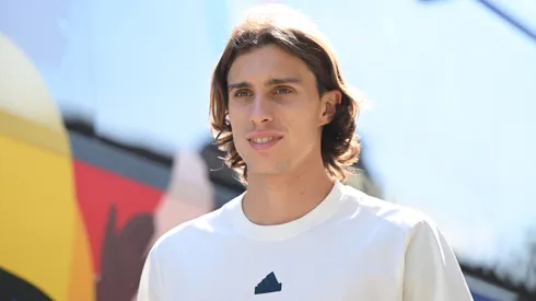 Riccardo Calafiori vai jogar no Arsenal. (Foto de Claudio Villa/Getty Images for FIGC)