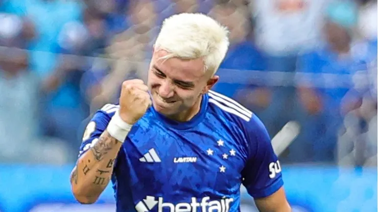 MG - BELO HORIZONTE - 07/07/2024 - BRASILEIRO A 2024, CRUZEIRO X CORINTHIANS - Barreal jogador do Cruzeiro comemora seu gol durante partida contra o Corinthians no estadio Mineirao pelo campeonato Brasileiro A 2024. Foto: Gilson Lobo/AGIF