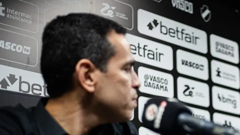 Marcelo Sant'Ana, diretor do Vascão, constesta arbitragem. Foto: Leandro Amorim/Vasco.