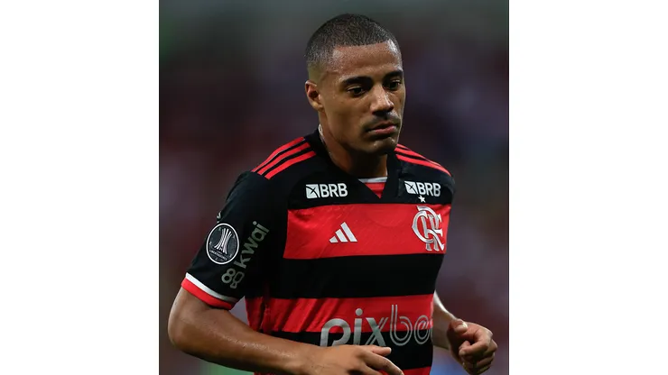 RIO DE JANEIRO, BRAZIL - MAY 28: Nicolás de la Cruz of Flamengo looks on during the match between Flamengo and Millonarios as part of Copa CONMEBOL Libertadores 2024 at Maracana Stadium on May 28, 2024 in Rio de Janeiro, Brazil. (Photo by Buda Mendes/Getty Images)