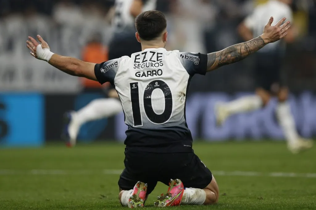 SAO PAULO, BRAZIL – JULY 25: Rodrigo Garro of Corinthians reacts during a match between Corinthians and Gremio as part of Brasileirao Series A 2024 at Neo Quimica Arena on July 25, 2024 in Sao Paulo, Brazil. (Photo by Miguel Schincariol/Getty Images)