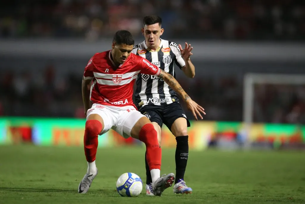 CRB x Santos se enfrentam pelo Brasileiro da Serie B 2024.