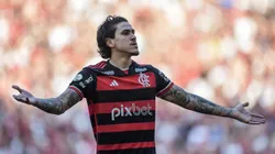 Centroavante durante comemoração do gol contra o Atlético-GO