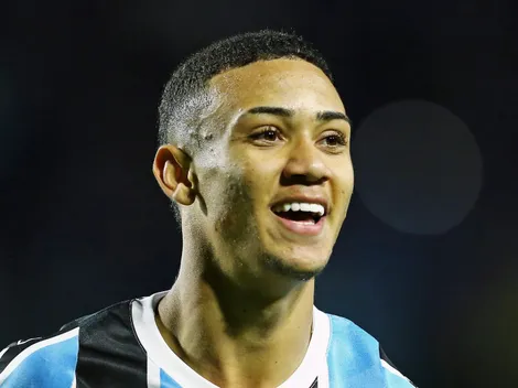 Ex-técnico do Chelsea pede a contratação de Gustavo Nunes