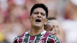 Germán Cano lamenta durante partida contra o Flamengo. Atacante vive ano ruim.