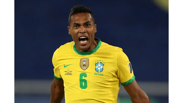 Palmeiras consultou Alex Sandro