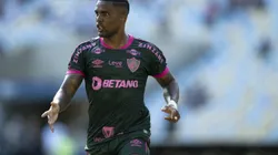 Santos tentou Douglas Costa em janeiro