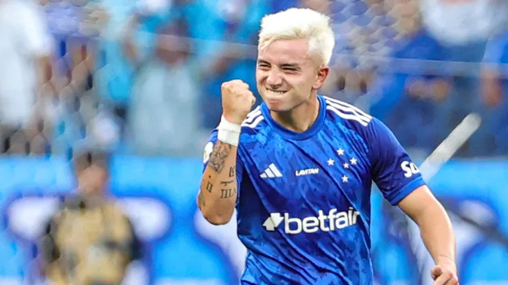 Barreal anotou golaço na vitória do Cruzeiro sobre o Botafogo