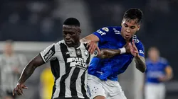 Bastos jogador do Botafogo durante partida contra o Cruzeiro no estadio Engenhao pelo campeonato Brasileiro A 2024. Foto: Thiago Ribeiro/AGIF