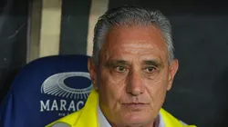 Tite mantém Gabriel Barbosa no banco contra o Atlético-GO.