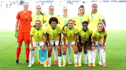 Jogadoras da Seleção Brasileira durante o pirmeiro jogo das Olimpíadas contra a Nigéria. Foto: Juan Manuel Serrano Arce/Getty Images.