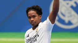 Endrick saudando a torcida do Madrid. Foto: Angel Martinez/Getty Images