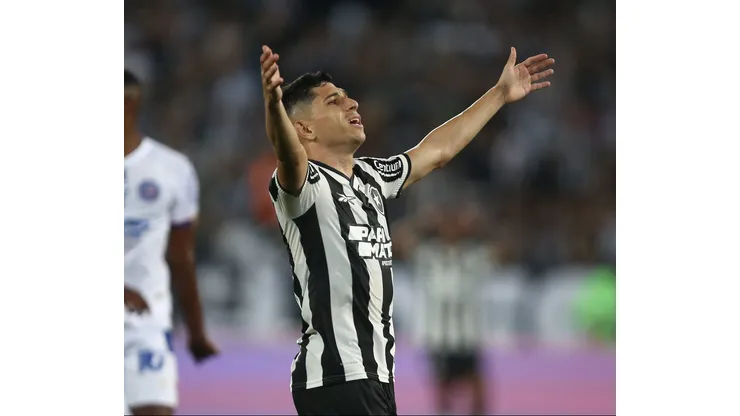 RIO DE JANEIRO, BRAZIL - MAY 5: Jefferson Savarino of Botafogo reacts during the match between Botafogo and Bahia as part of Brasileirao 2024 at Estadio Olimpico Nilton Santos on May 5, 2024 in Rio de Janeiro, Brazil. (Photo by Wagner Meier/Getty Images)