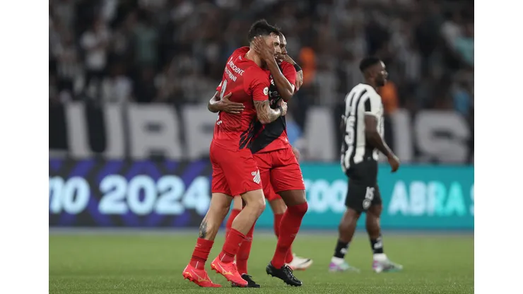 Cuiabá e Athletico-PR medem forças na 20ª rodada da Série A.