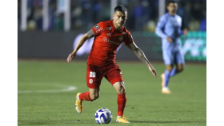 Aránguiz de saída do Inter