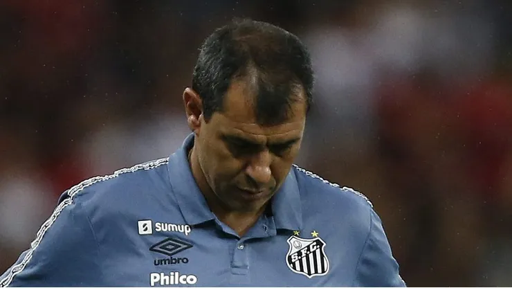 Fábio Carille, treinador do Santos e que vive relação desgastada no Clube