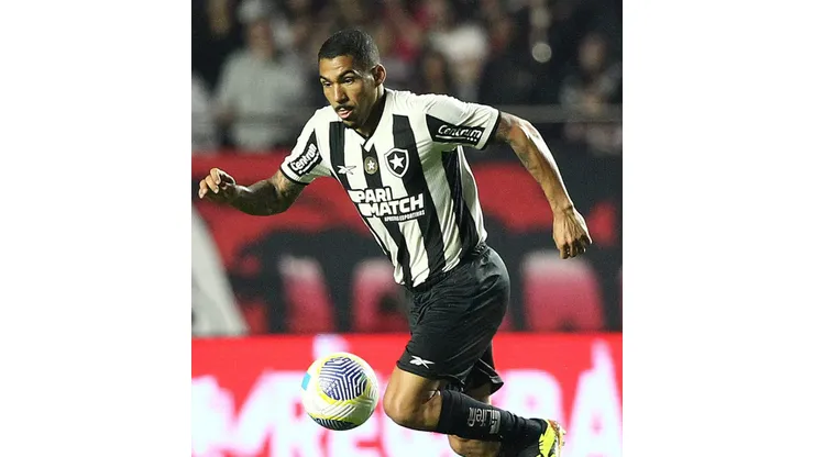 Allan comemora estreia com camisa do Botafogo: 'Sonho'