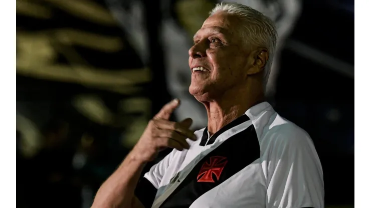 Foto: Thiago Ribeiro/AGIF - Roberto Dinamite faleceu aos 68 anos