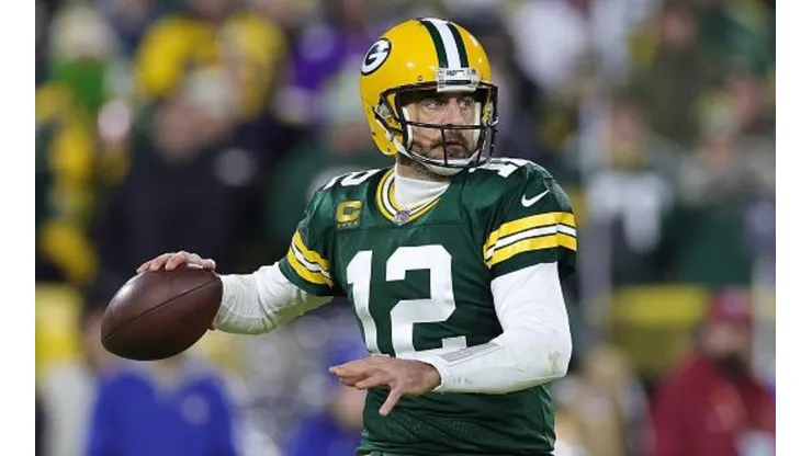 Rodgers pode chegar aos playoffs neste domingo (8)