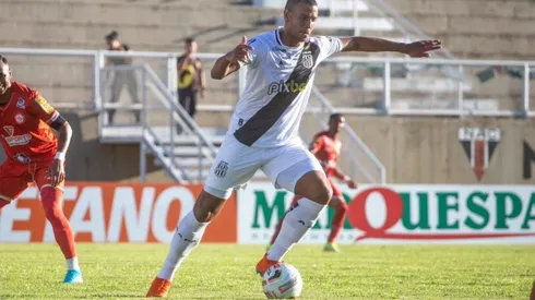 Foto de Álvaro Júnior/Pontepress - Mateus chegou à Macaca no comecinho da Série B.