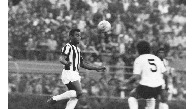 Foto: Lemyr Marvins/Getty Images - Pelé fez do Corinthians a sua maior vítima na carreira