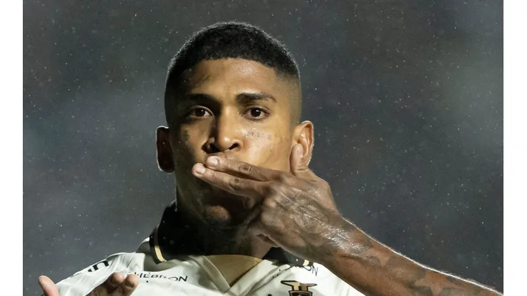 - Raniel, atacante