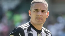 Arana manda a real sobre lesão e projeta retornou aos gramados