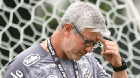 Foto: Fernanda Luz/AGIF/ Volante pode deixar o Santos de Odair Hellmann e seguir para o mundo árabe.