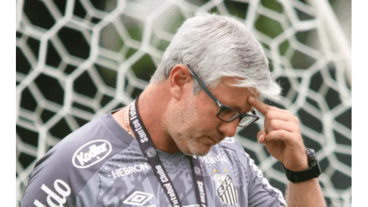 Foto: Fernanda Luz/AGIF/ Volante pode deixar o Santos de Odair Hellmann e seguir para o mundo árabe.