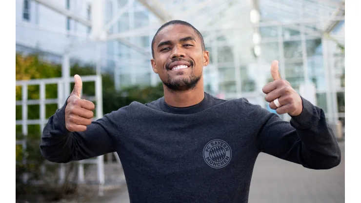 (Photo by Daniel Kopatsch/Getty Images for FC Bayern) - Douglas Costa estaria interessado em voltar ao Brasil.
