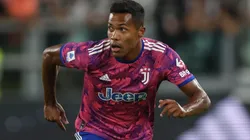 Jonathan Moscrop / Correspondente / Getty Images - Alex Sandro pela Juventus.