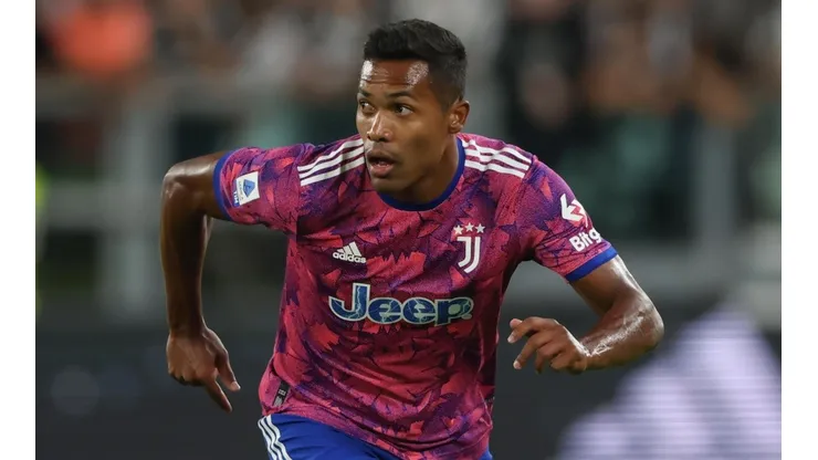 Jonathan Moscrop / Correspondente / Getty Images - Alex Sandro pela Juventus.