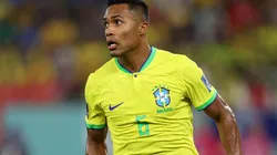 Clive Brunskill / Equipe / Getty Images - Alex Sandro pela Seleção.
