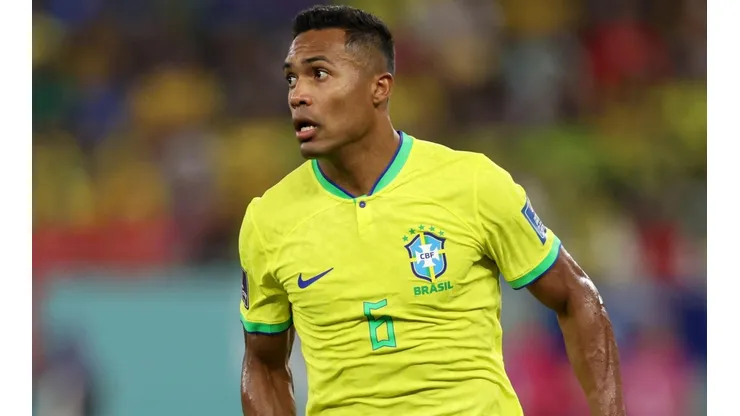 Clive Brunskill / Equipe / Getty Images - Alex Sandro pela Seleção.