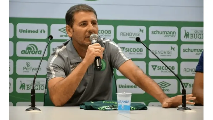 Reprodução/Chapecoense YouTube. Nei Maidana diz que novos critérios da CBF não agradam a Chapecoense