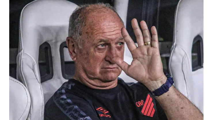 Foto: Lucas Emanuel/AGIF - Treinador mandou a real citando Flamengo, Palmeiras e Atlético-MG.