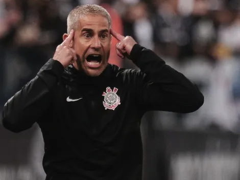 “Bem encaminhado”; Sylvinho se aproxima de seleção e pega torcida do Corinthians de surpresa
